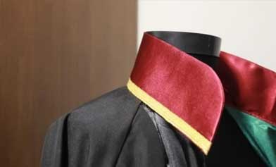 Pay Attention While Selecting a Lawyer?